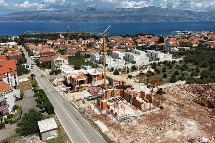 Brač, Supetar, dvosoban stan na prvom katu s pogledom na more