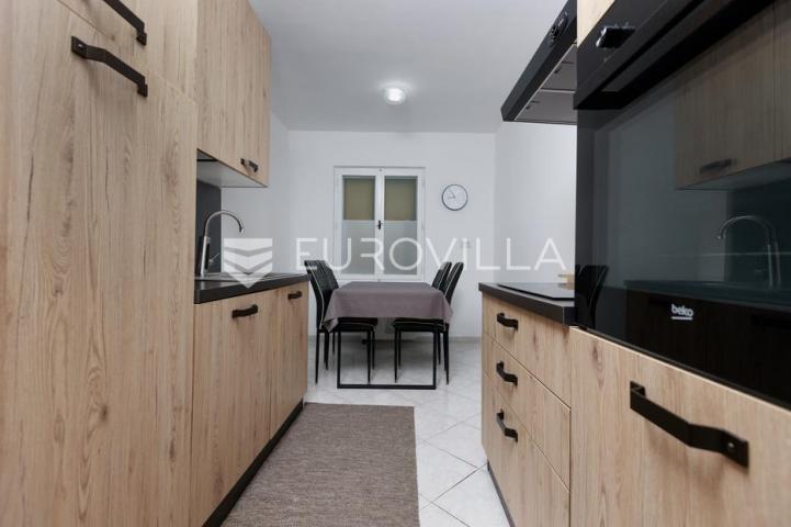 Senj, dvosobni stan od 57 m² u strogom centru
