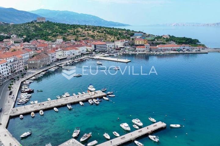 Senj, dvosobni stan od 57 m² u strogom centru