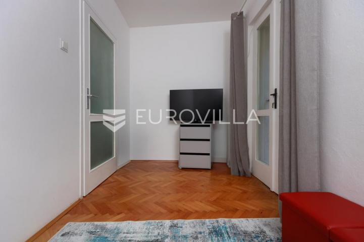 Senj, dvosobni stan od 57 m² u strogom centru