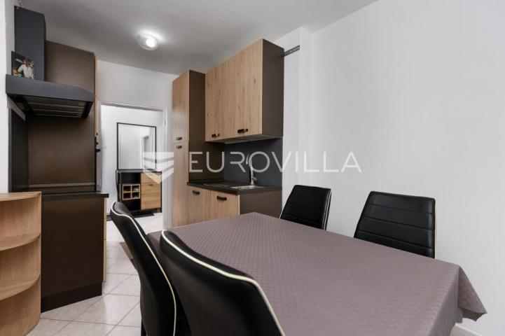 Senj, dvosobni stan od 57 m² u strogom centru