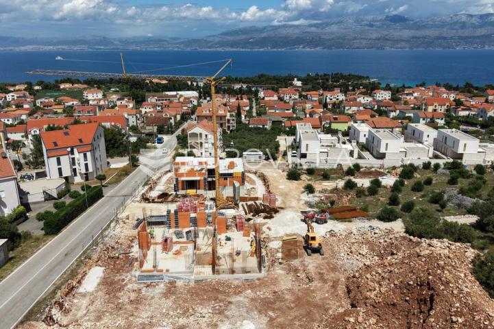 Brač, Supetar, jednosoban stan u prizemlju s vrtom