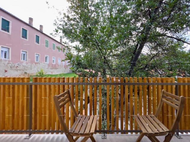Poslovni prostor Potpuno nov bed and breakfast u centru Pule!