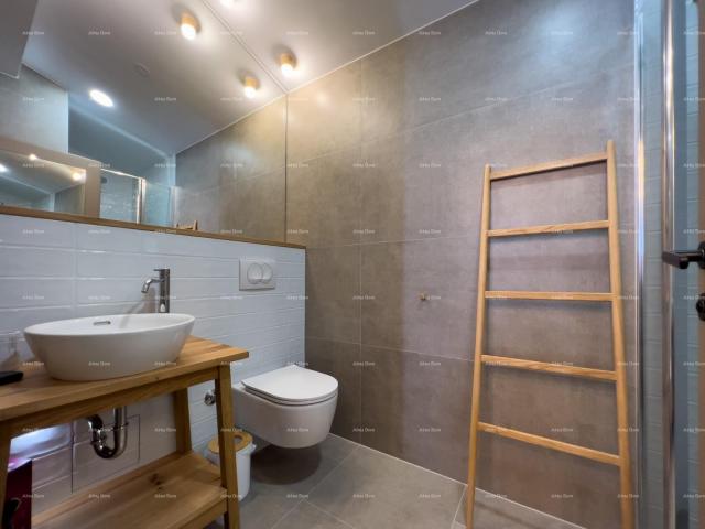 Poslovni prostor Potpuno nov bed and breakfast u centru Pule!