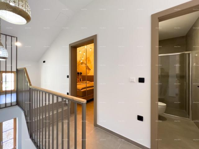 Poslovni prostor Potpuno nov bed and breakfast u centru Pule!