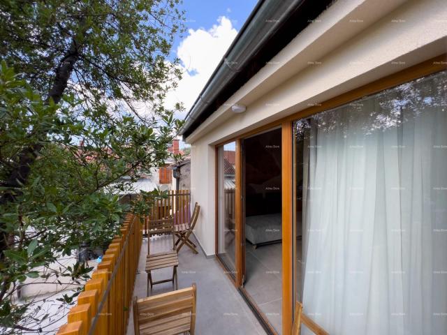 Poslovni prostor Potpuno nov bed and breakfast u centru Pule!