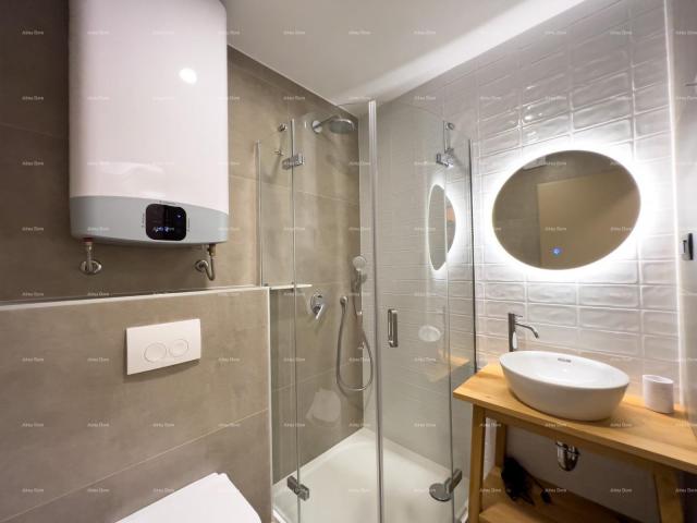Poslovni prostor Potpuno nov bed and breakfast u centru Pule!