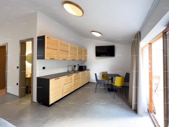 Poslovni prostor Potpuno nov bed and breakfast u centru Pule!