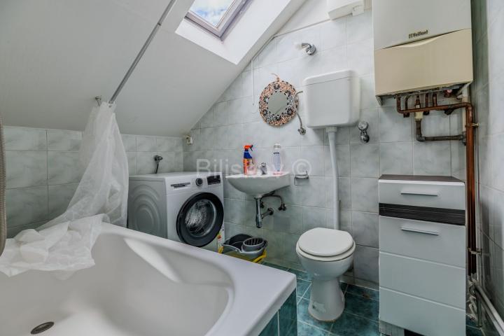 Prodaja, Gajnice, dvosoban stan površine 46 m² na 3. katu, bez lifta 