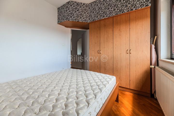 Prodaja, Gajnice, dvosoban stan površine 46 m² na 3. katu, bez lifta 