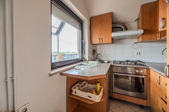 Prodaja, Gajnice, dvosoban stan površine 46 m² na 3. katu, bez lifta 