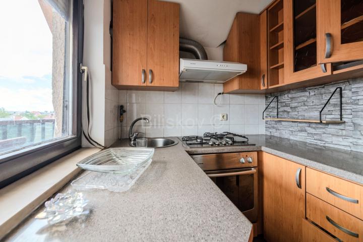 Prodaja, Gajnice, dvosoban stan površine 46 m² na 3. katu, bez lifta 