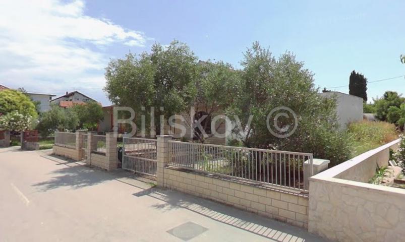 Najam, Sukošan, kuća 150m2 s 500m2 okućnice, parking