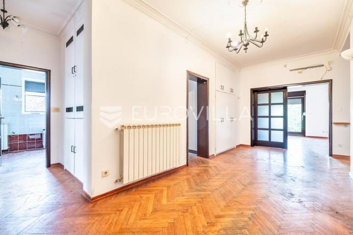 Remete, objekt 1.050 m², idealan za vrtić/dom