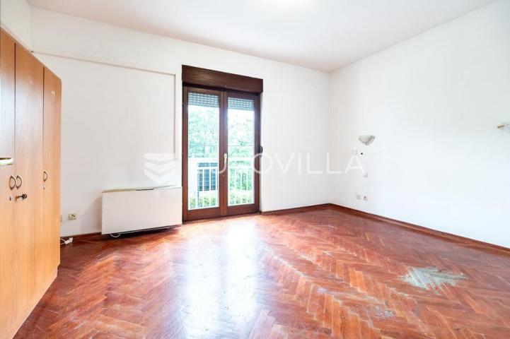 Remete, objekt 1.050 m², idealan za vrtić/dom