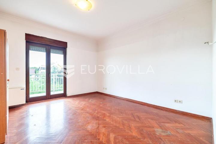 Remete, objekt 1.050 m², idealan za vrtić/dom