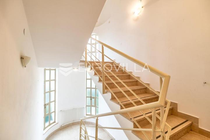 Remete, objekt 1.050 m², idealan za vrtić/dom