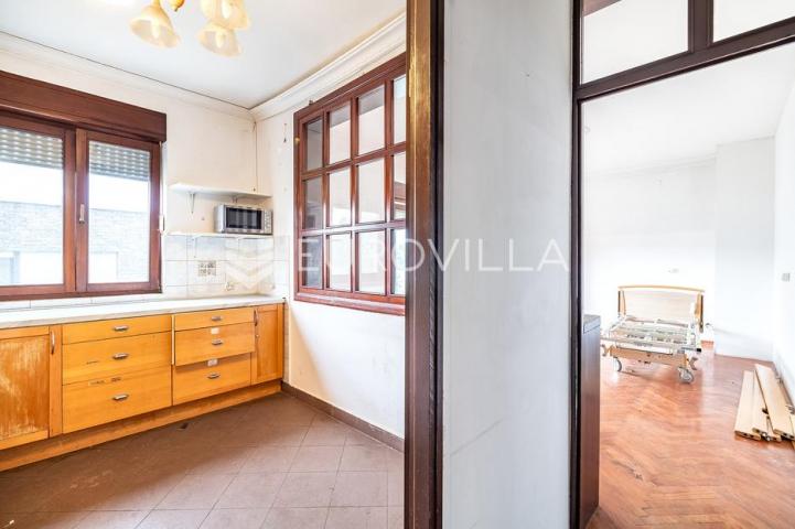 Remete, objekt 1.050 m², idealan za vrtić/dom
