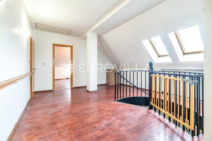 Remete, objekt 1.050 m², idealan za vrtić/dom