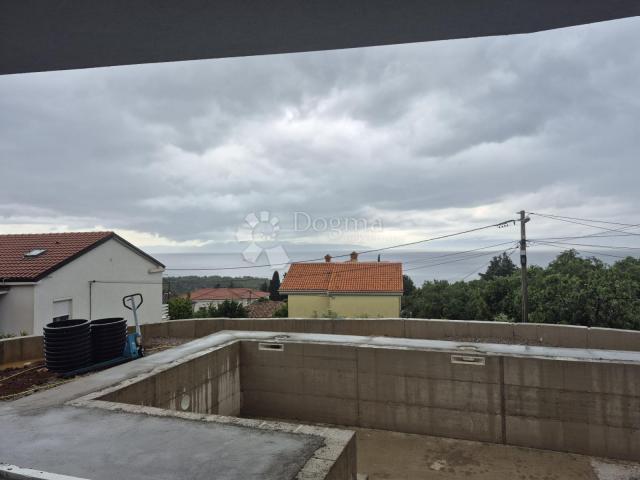 MODERNA PRIZEMNICA U KOSTRENI - NAJAM