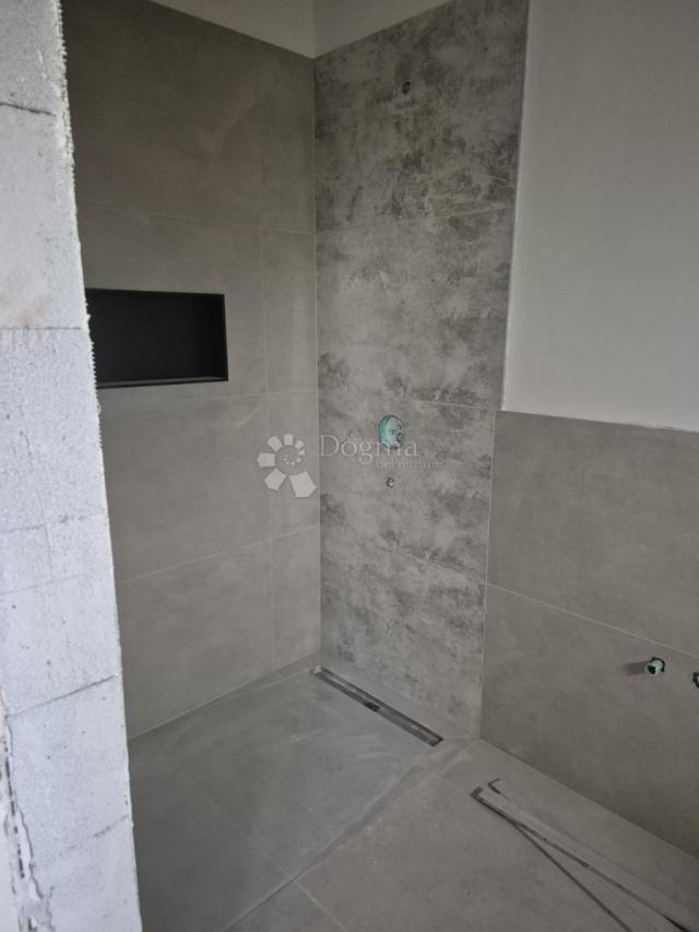MODERNA PRIZEMNICA U KOSTRENI - NAJAM