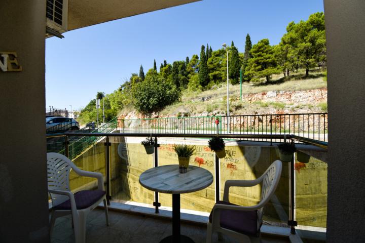 Dvosoban stan 75m2 + parking, Ljubović - Podgorica