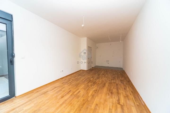 Jednosoban stan 44m2 + parking, Zabjelo - Podogrica