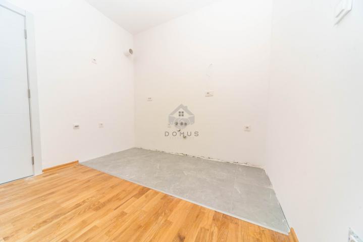 Jednosoban stan 44m2 + parking, Zabjelo - Podogrica