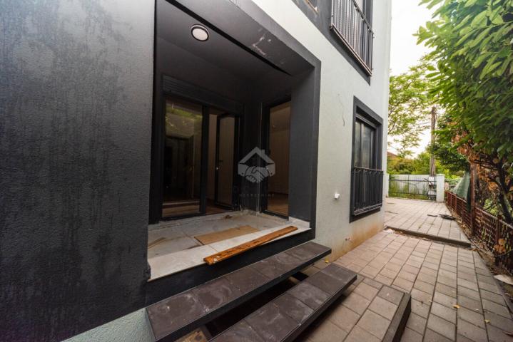 Jednosoban stan 44m2 + parking, Zabjelo - Podogrica