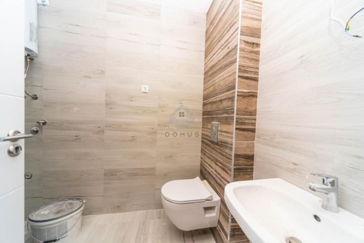 Jednosoban stan 44m2 + parking, Zabjelo - Podogrica
