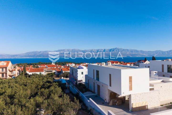 Brač, Supetar, dvosoban stan na prvom katu s pogledom na more