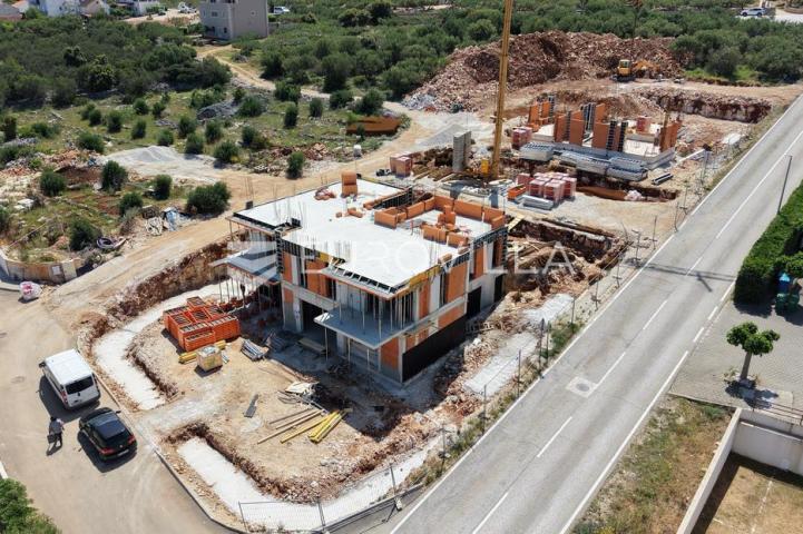 Brač, Supetar, dvosoban stan na prvom katu s pogledom na more