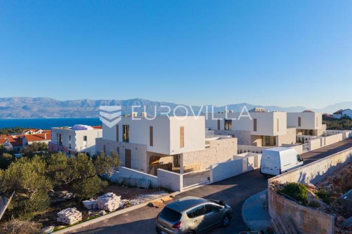 Brač, Supetar, dvosoban penthouse s predivnim pogledom