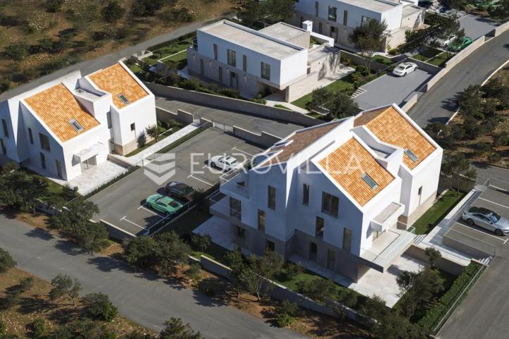 Brač, Supetar, dvosoban penthouse s predivnim pogledom