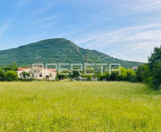 Građevinsko zemljište na mirnoj lokaciji, Konjsko, općina Klis