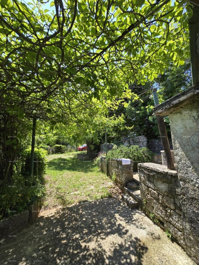 Kuća Rakalj, kamena kuća s 1.920 m² građevinskog zemljišta