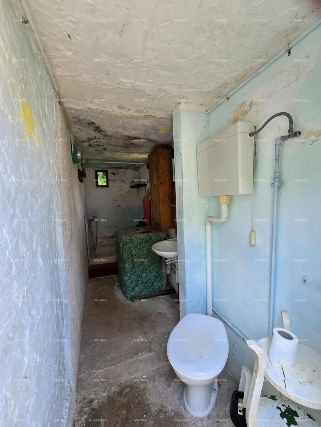 Kuća Rakalj, kamena kuća s 1.920 m² građevinskog zemljišta