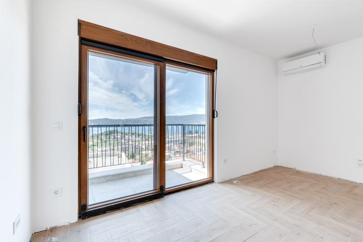 Apartments in a new complex in Tivat