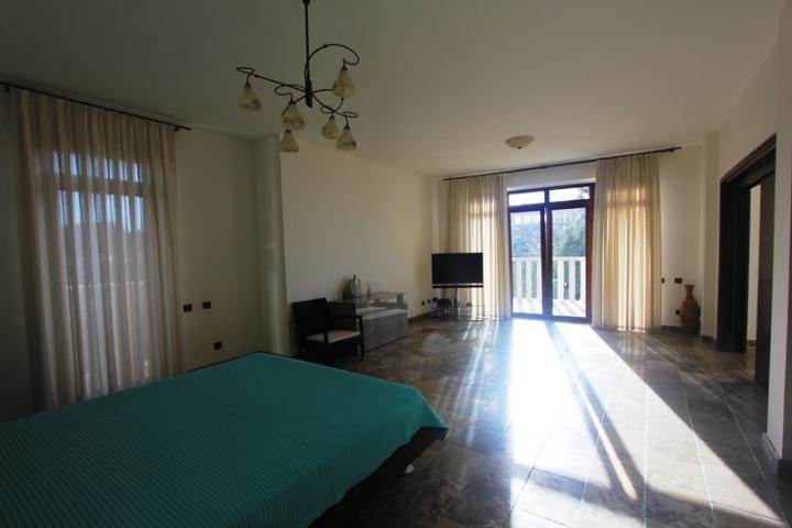 Luxurious villa in Petrovac
