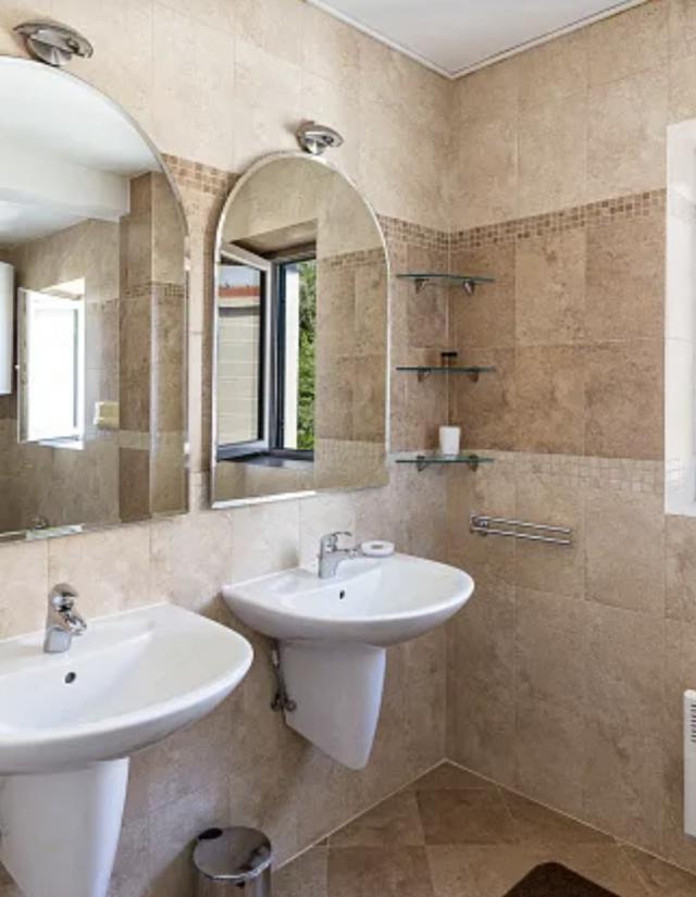 Spacious duplex apartment with sea view in Sveti Stefan