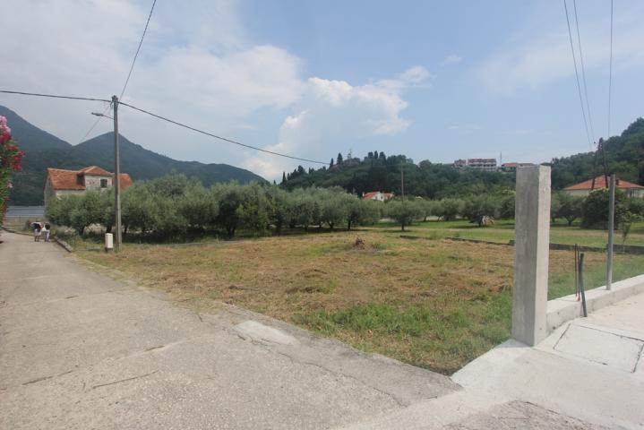 Land in Kamenari