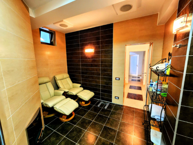 Villa in Rustovo with 5 Bedrooms, 392 m²