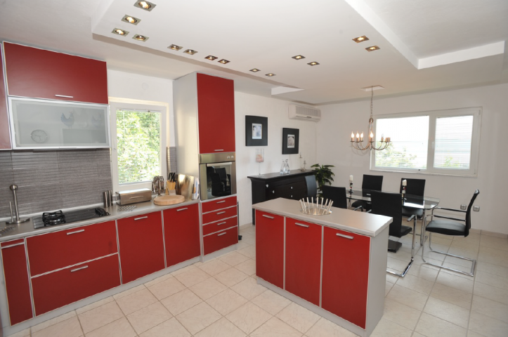 Breathtaking Villa with big pool and yard for sale in Tivat