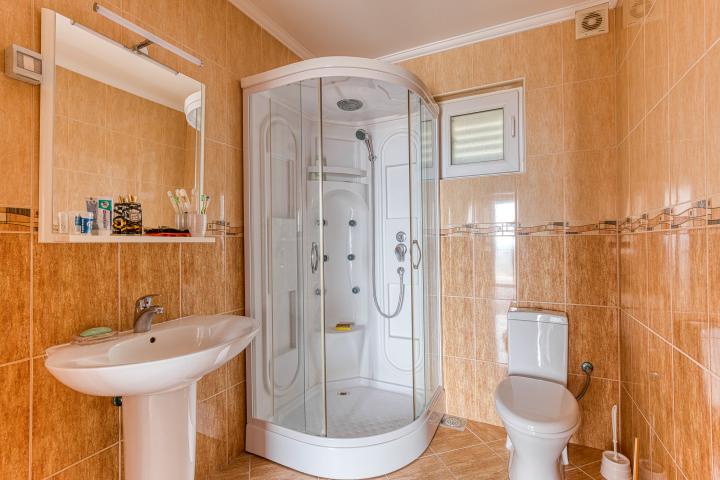 A house in Sutomore with a panoramic sea view 142 m2