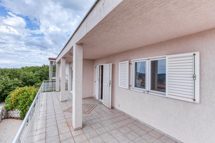 A house in Sutomore with a panoramic sea view 142 m2