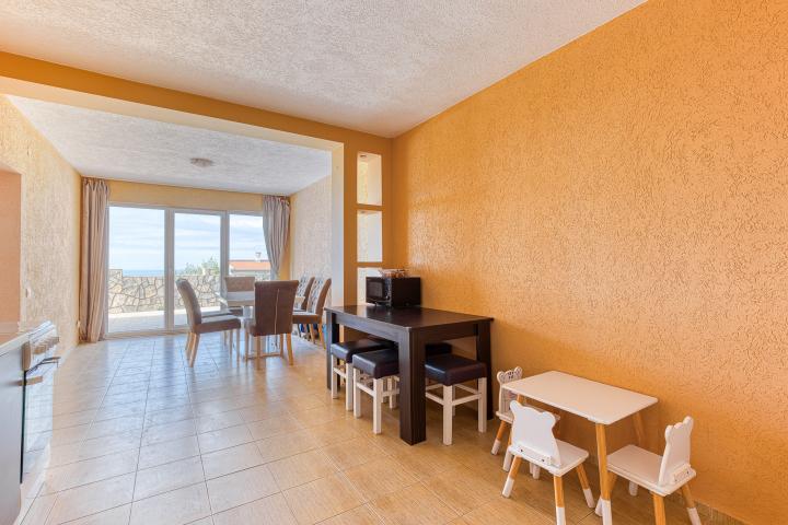 A house in Sutomore with a panoramic sea view 142 m2