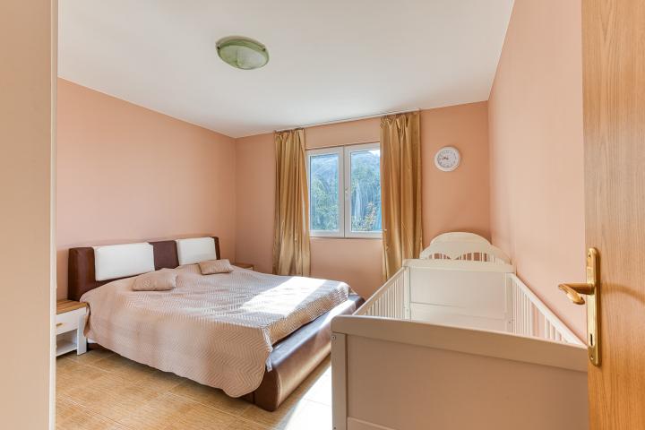 A house in Sutomore with a panoramic sea view 142 m2