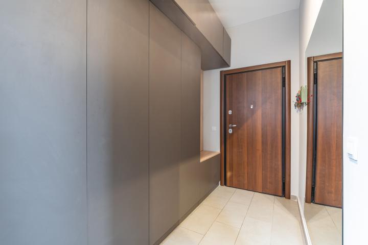 Spacious Apartment with Sea View in Tivat, Mažina Area