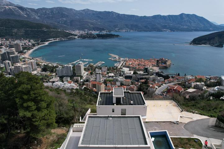 Luxury Newly Built Villa with Panoramic Sea Views – Budva
