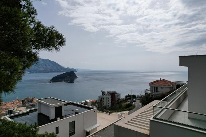 Luxury Newly Built Villa with Panoramic Sea Views – Budva